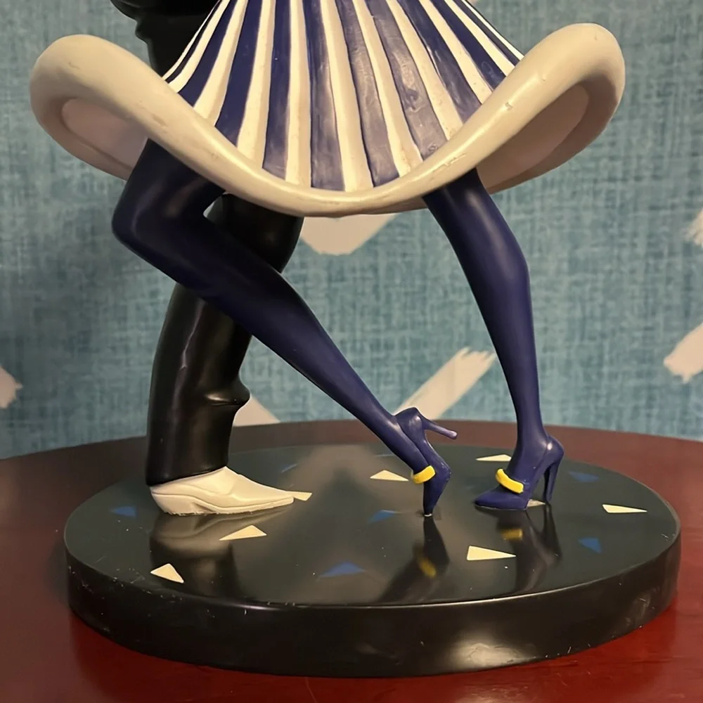 Ty Wilson Lindy Hop Figurine - Picture 2 of 9